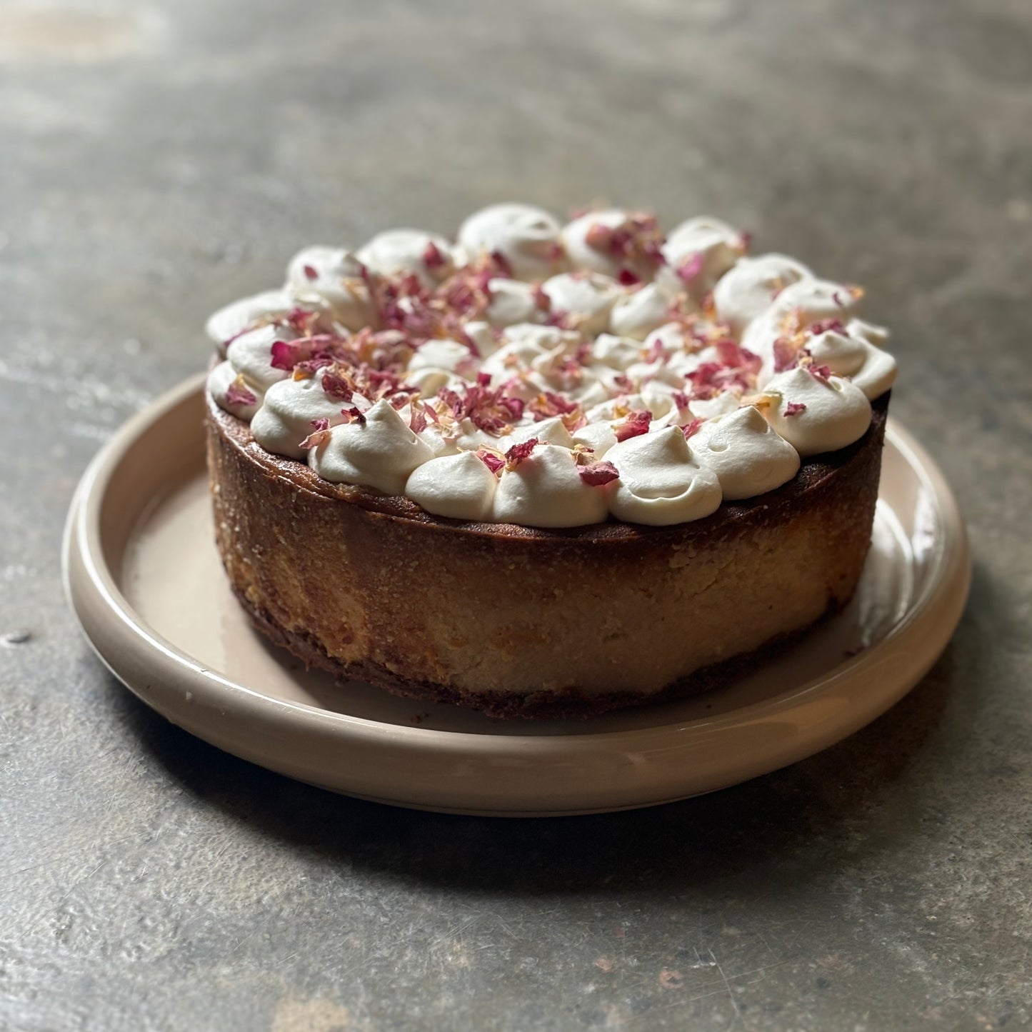 Basque Cheesecake Rose - Strawberry