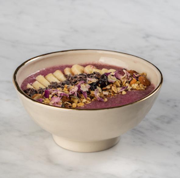 smoothie bowl: lady in pink - raw nest